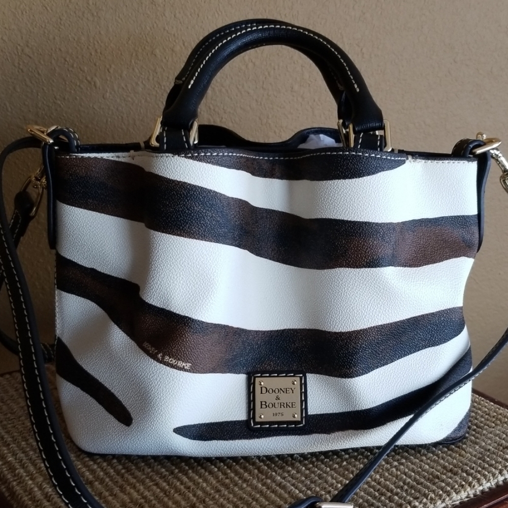 NWT Dooney & Bourke leather animal print b…
